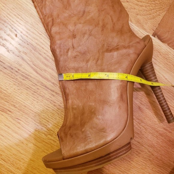 NWT - Luichiny Distressed Leather Bootie - Picture 2 of 2